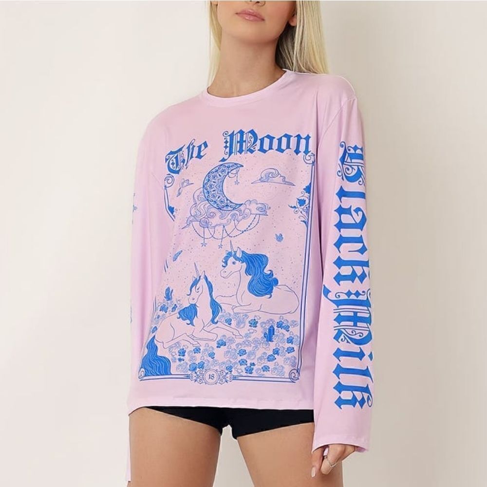 šBlackmilkāXXL,āTheāMoonāTarotāCardāOversizedāTop - Picture 5 of 13